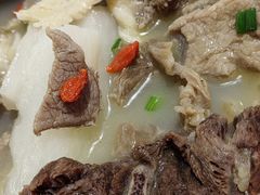 -霄汉牛三鲜湖北砂锅菜(万松园2店)
