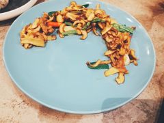 野芫荽炒牛肝菌-半山腰·云南菜(侨福芳草地店)