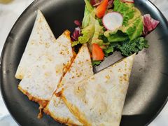 辣白菜芝士薄饼-théATRE茶聚场·餐厅(环球金融中心店)