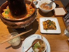铜锅饵块油焖鸡-一坐一忘云南菜(嘉里中心店)