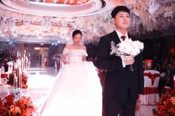 点击看大图 -拉瑞娜LaReine婚纱礼服高级定制