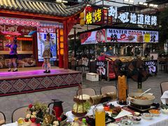 -刘姐啤酒鱼民族演艺餐厅(西街总店)