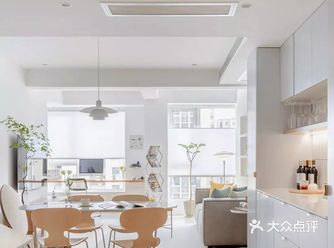 开放式格局，倚墙靠窗视野开阔明亮