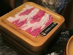 -牛YO寿喜烧·铁板烧和牛火锅自助(市府恒隆店)