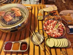 -叽叽扎扎烤肉场(生态城万达店)