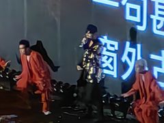 -上海体育场