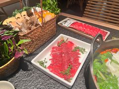 -三出山火锅(南京万象天地店)