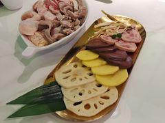 -洪氏嗨捞·广东猪肚鸡·椰子鸡火锅(西咸万象城店)
