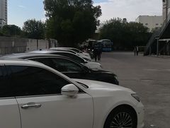 -百联中环购物广场-停车场