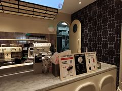 -HOT CRUSH趁热集合·现烤面包(环球港店)