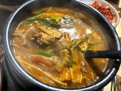 -明洞阿姨·韩式酱蟹烤肉·创意料理(三元桥店)