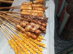 -何妹湿辣牛肉·粤式烧烤砂煲(桂雅路店)