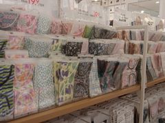 -名创优品(山东青岛东方城店)