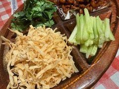 -老郑家东北春饼(龙悦居店)