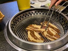 -草家酱蟹炭火烤肉店(珲春南路一店)