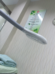 -苗医生专业祛痘·皮肤管理