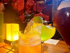 -FOUR PLAY BAR