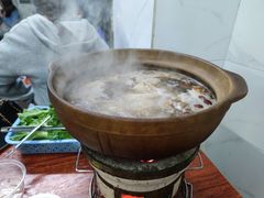 连州果园鸡-威邵鸡煲(西华路总店)