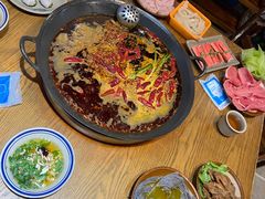 -周幺妹重庆老火锅(银泰城总店)