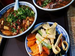 卤煮火烧-门框胡同百年卤煮(新街口店)