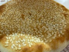 芝麻烧饼-穆得·老周家牛肉烧饼(普利街店)