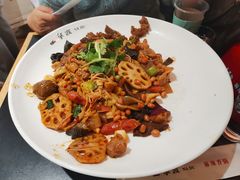 酱香香锅-拿渡·水煮鱼麻辣香锅(王府井奥莱·香江小镇店)