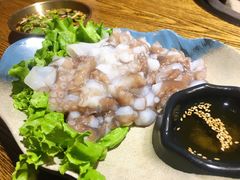 活吃八爪鱼-鑫釜山海鲜烧烤(鑫丰国际店)