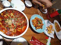 鲍鱼烧肉小土豆-东来菜馆•手抓海鲜家常菜•海鲜锅贴(鸽子窝店)