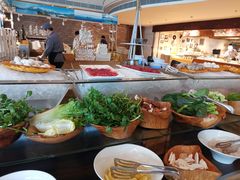 自助取餐区-广州希尔顿逸林酒店-OPEN開·全日制餐厅·海鲜·小火锅·自助餐(东风路店)