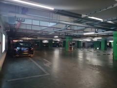 -丽丰购物中心·停车场