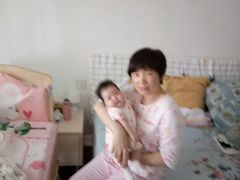 -爱的果实月嫂育婴师(世纪东方店)