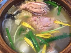 -刀小蛮半只鸡过桥米线(家乐福四元桥店)