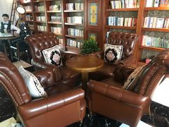 -钟书阁(松江泰晤士小镇店)