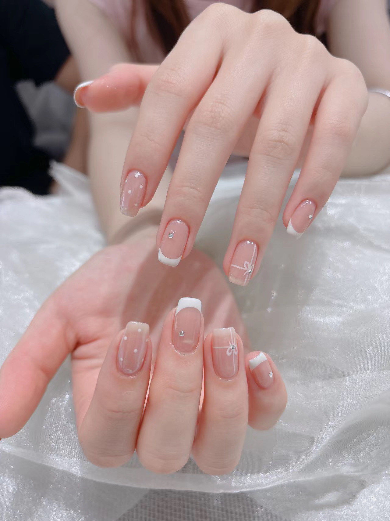 法式美甲款,显手白美甲,美甲的尽头是裸色