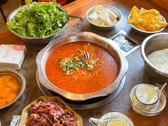 -黄利砖万峰林布依特色酸笋牛肉馆
