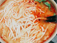 -亮亮面馆(经六路店)