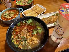 -爆炸头阿姨小四川正宗川味小吃(无任何分店)
