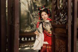 -一揽芳华汉服旗袍体验馆(拙政园店)