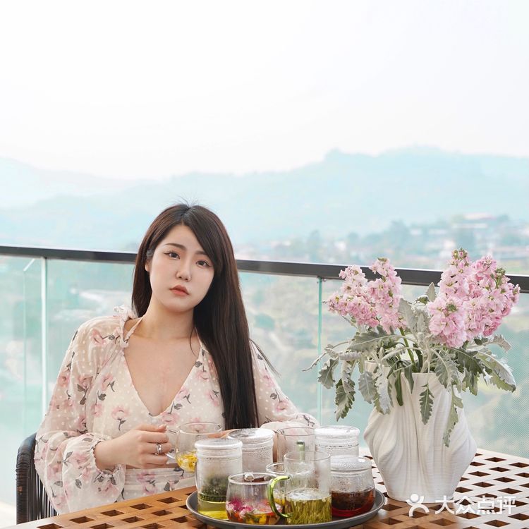 成都探店🌸莫奈的秘密花园居然是家火锅店