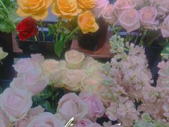 -何兮花店·气球派对鲜花店(马桥银春路万科城店)