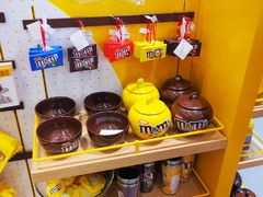 -m豆巧克力世界(上海世茂广场店)