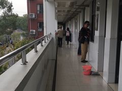 -上海市松江区九里亭外国语实验学校