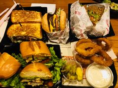 -The Habit Burger Grill 哈比特汉堡(复兴soho店)