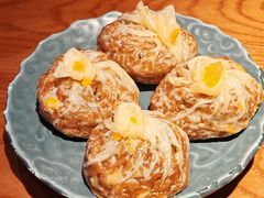 蛋黄芝士纸皮烧麦-鑫震源·苏式大虾生煎(山塘街店)