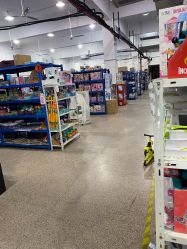 -逝水玩具折扣店