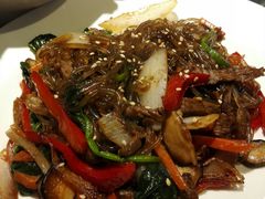 韩式牛肉炒粉丝-唯成•韩国炭火烤肉 유성고기