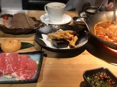 -湊湊火锅·茶憩(杭州湖滨银泰in77店)