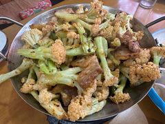 -鹤乡东北菜(崮山路店)