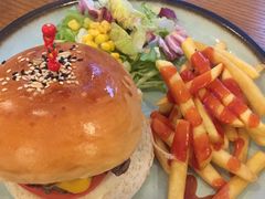 芝士牛肉汉堡-3W咖啡(北大店)