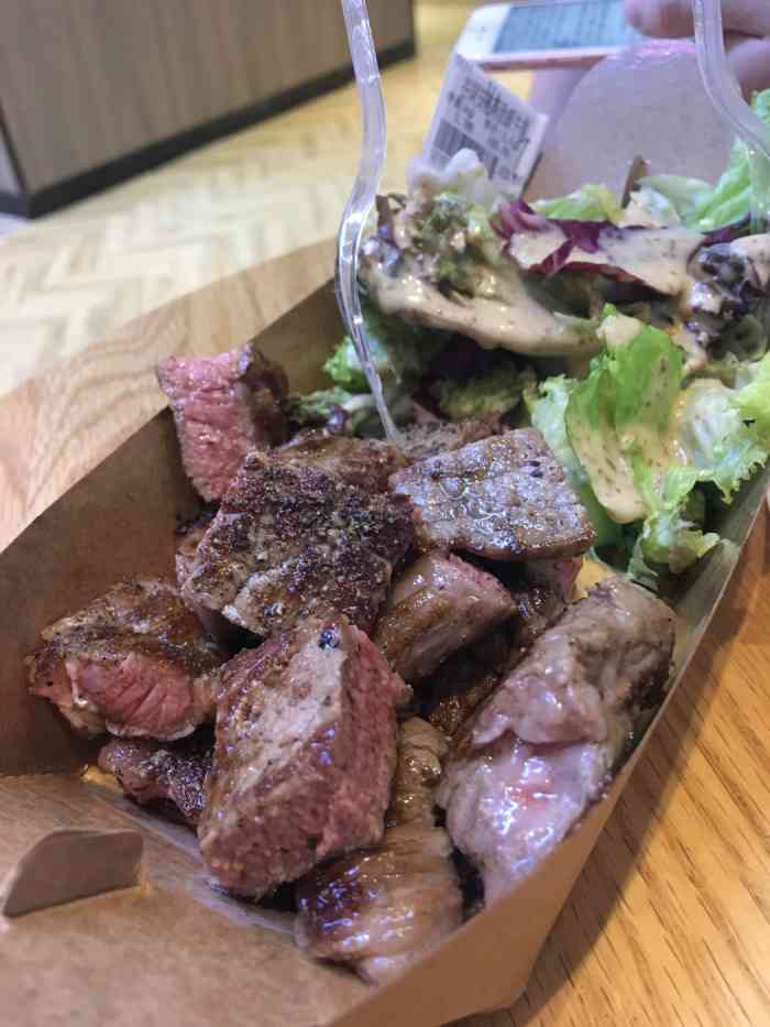 牛达人(龙湖狮山天街店)-"「谷饲安格斯肋眼牛排」招牌牛排,也是最贵.